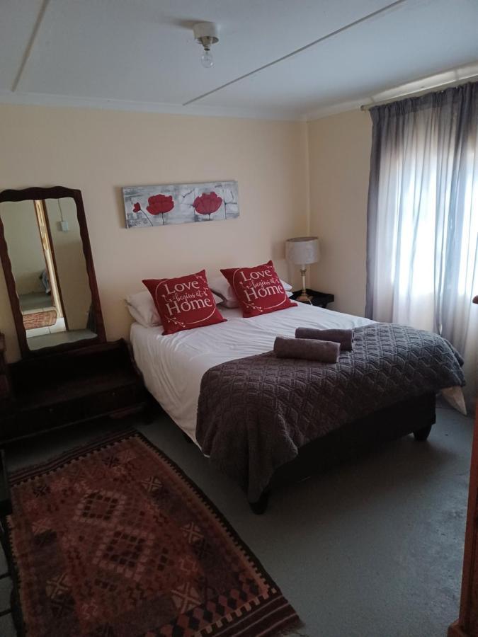 De Hoop Guest Farm Apartamento Beaufort West Exterior foto